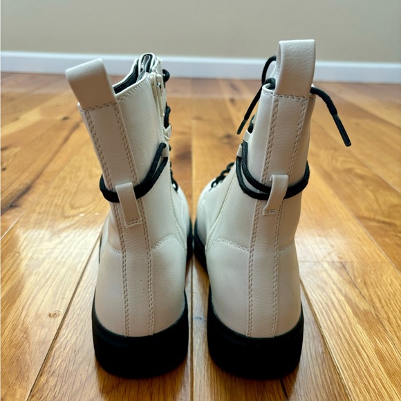 Brand New Boots Size 9 - Picture 3 of 4